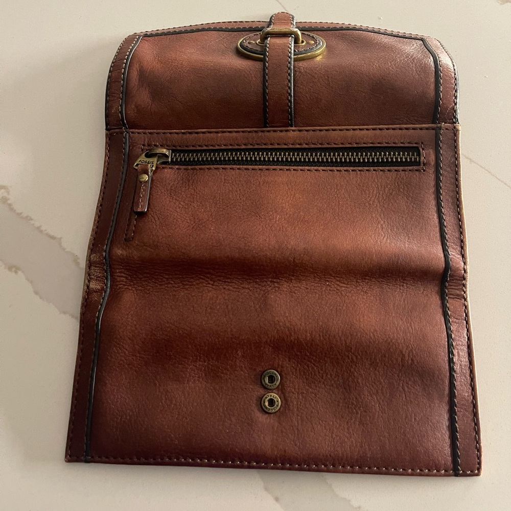 Fossil Vintage Revival Reissue Brown Leather Wallet with Signature Buckle - Picture 5 of 12